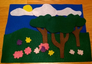 Changeable felt forest scene for toddlers and preschoolers